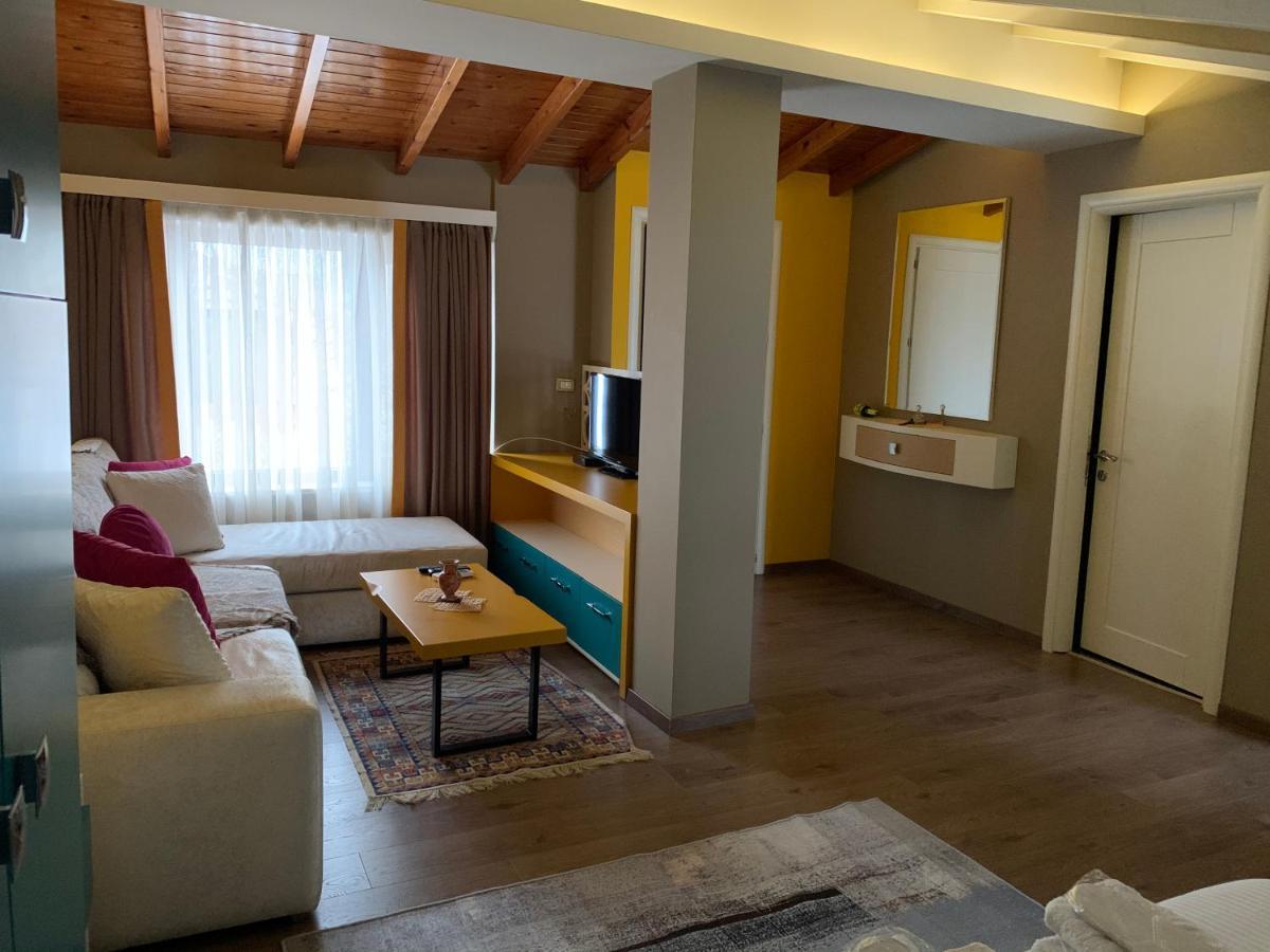 Guest House People Корча Екстер'єр фото
