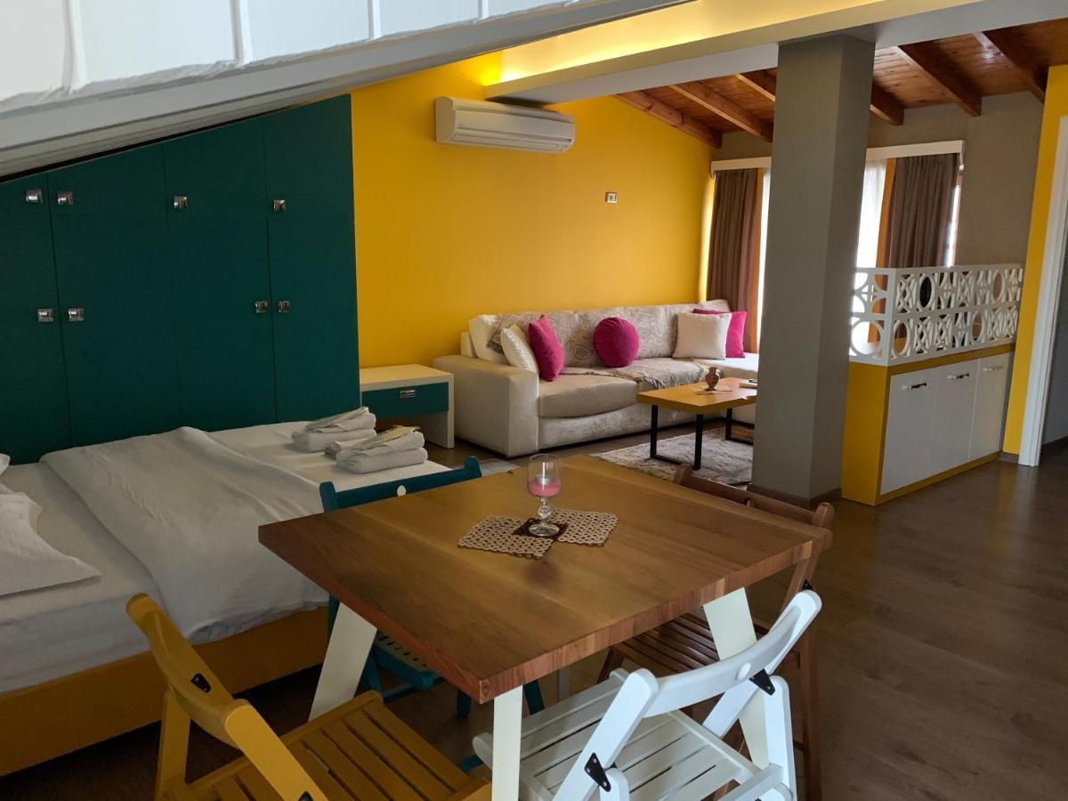 Guest House People Корча Екстер'єр фото